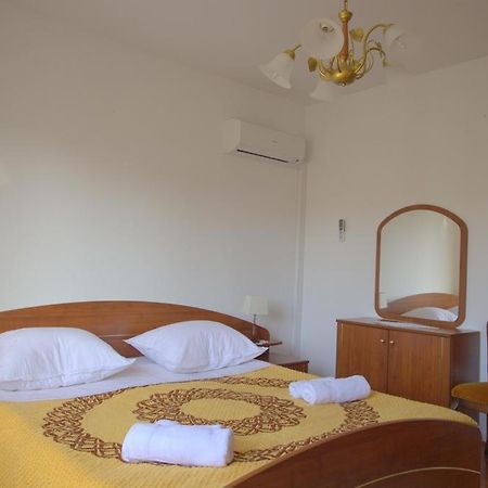 Apartmani Neda Kali Buitenkant foto